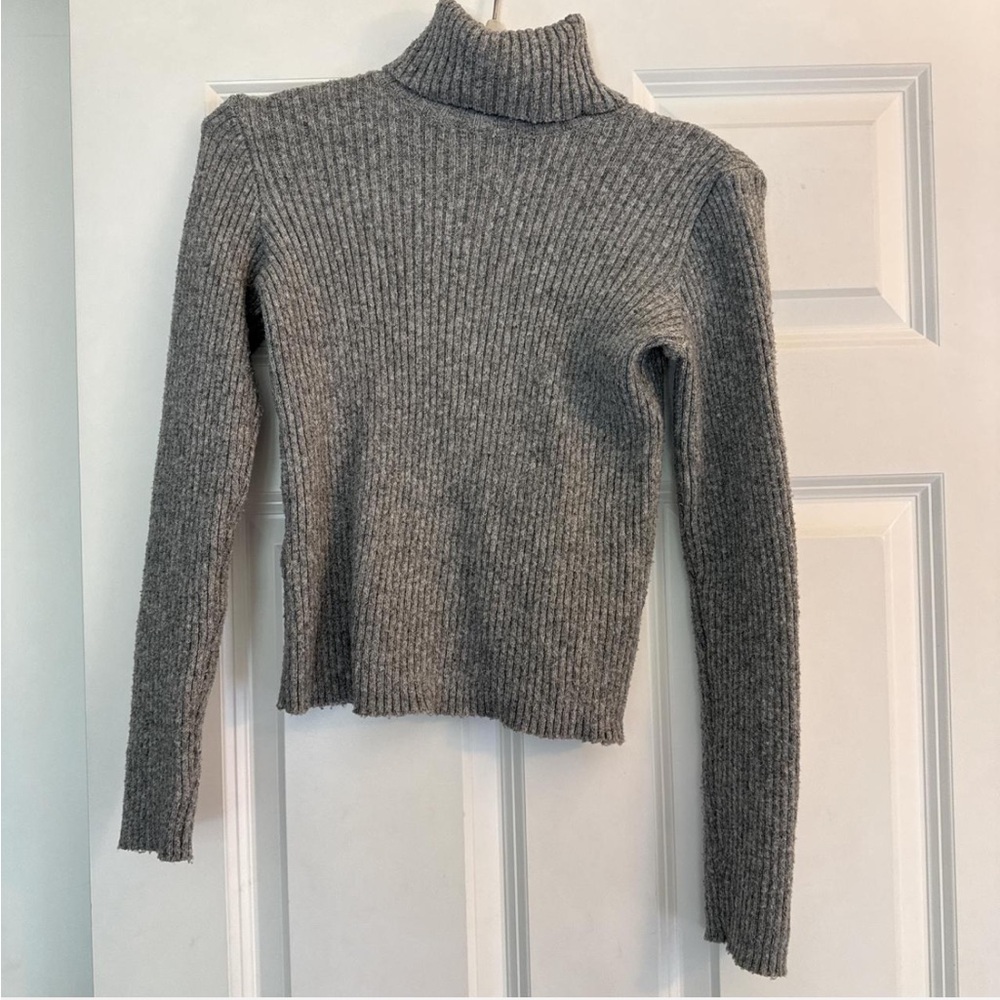 BDG Heather Gray Ribbed Turtleneck Sweater